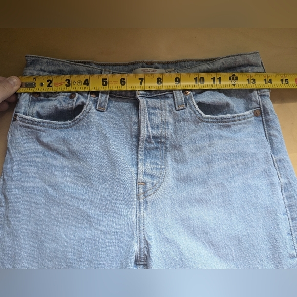 LEVI'S Wedgie Straight Jeans Pants Women Size 26x26 Light Blue Distressed Crop - Picture 8 of 14